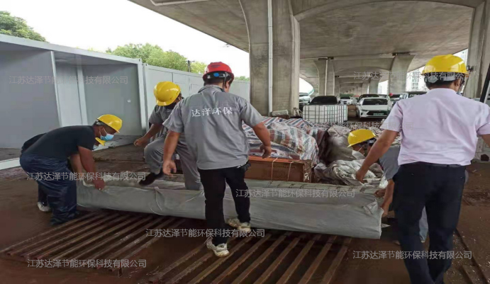 达泽环保工作人员连夜配合中建八局为医院建设救护车洗消中心 达泽环保工作人员连夜配合中建八局为医院建设救护车洗消中心